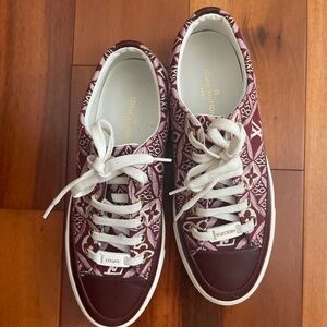 Authentic Loui Vutton Tennis Shoes size 6